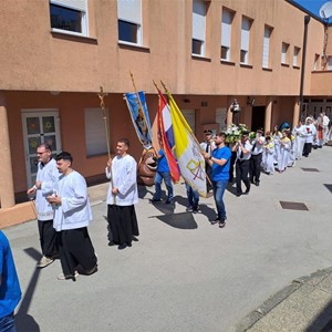 Preč. Novak predvodio blagdansko misno slavlje u Župi sv. Antuna Padovanskog u Sesvetskim Selima